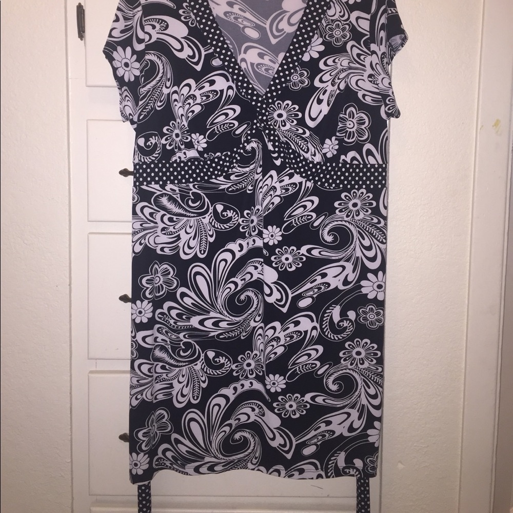 Dress - Picture 4 of 4
